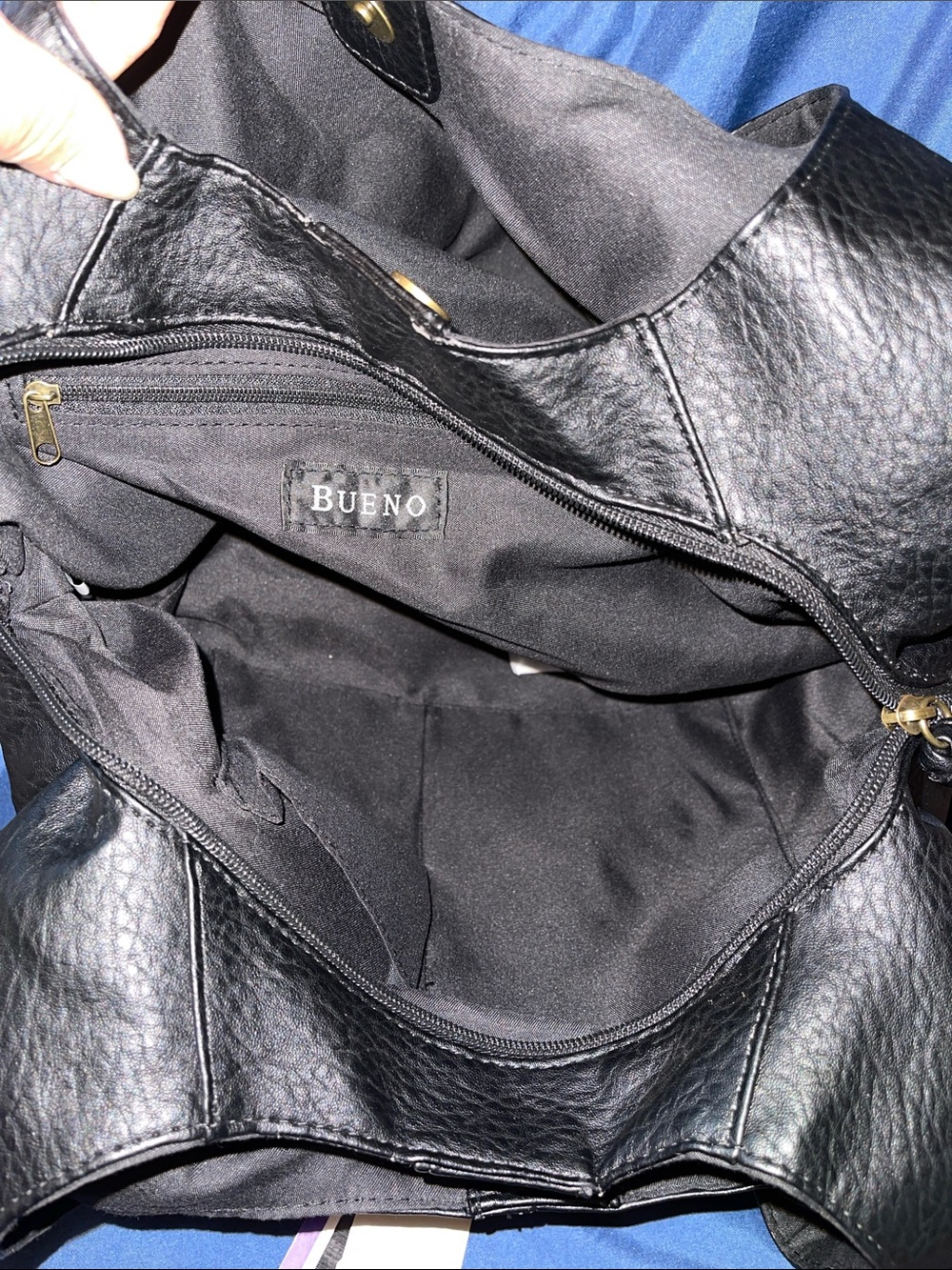 BUENO Black Pebbled Shoulder Bag with Multiple Pockets - Picture 6 of 9